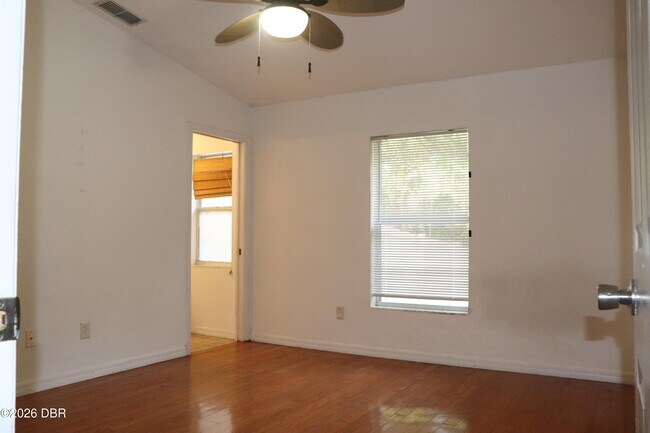 Building Photo - 1061 Oak Forest Cir