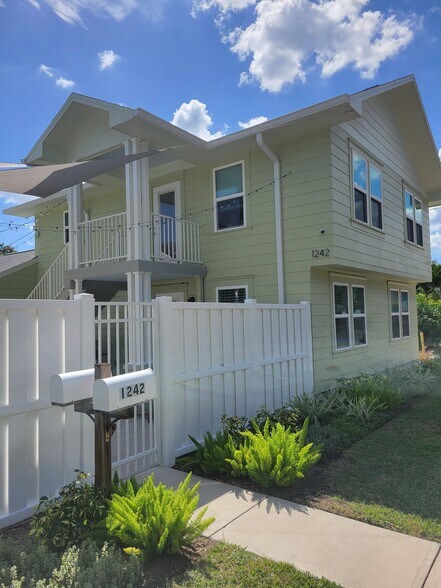 Building Photo - 1242 13th St N