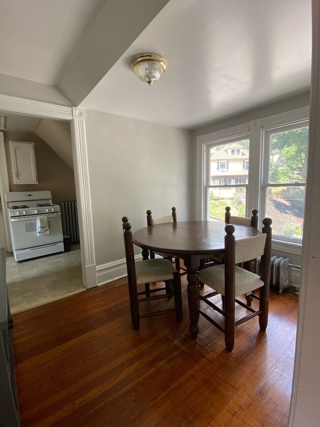 Building Photo - 1113