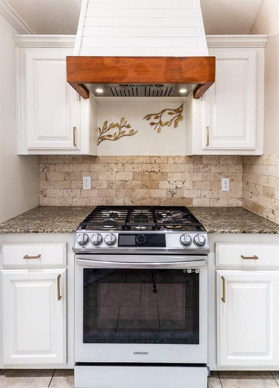 Building Photo - 808 Canyon Dr