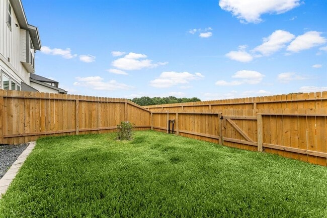 Building Photo - 27931 Western Crk Ct