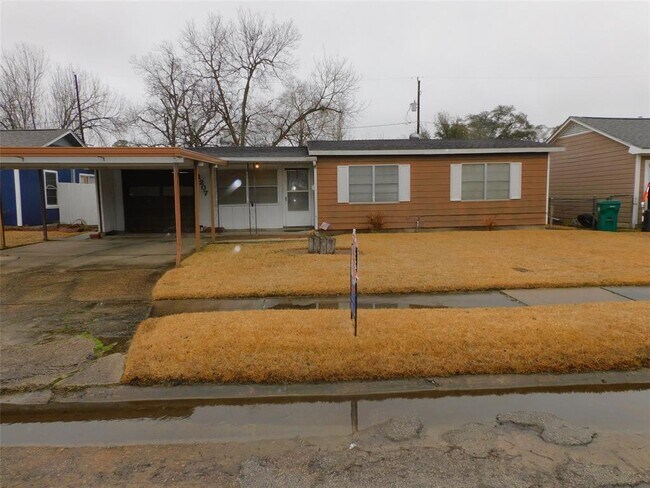 Building Photo - 1207 Trimm Ave