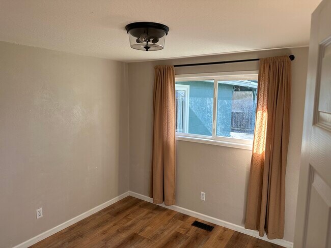 Building Photo - 720 Freeman Rd