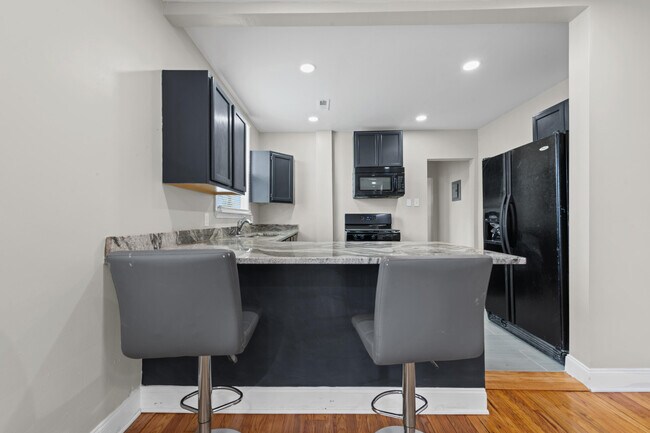 Building Photo - 13496 Hazelridge St
