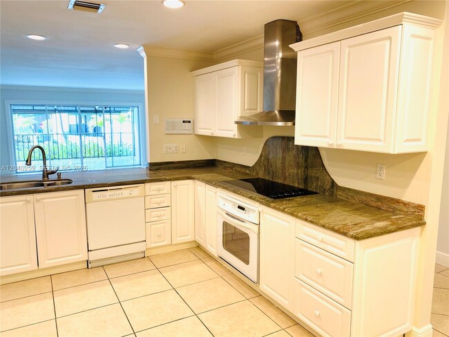 Building Photo - 15187 Loch Isle Dr W