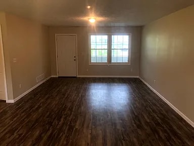 Building Photo - 1487 Hillcrest Dr