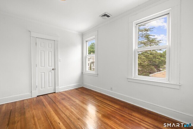 Building Photo - 132 Bunker Hill Ave