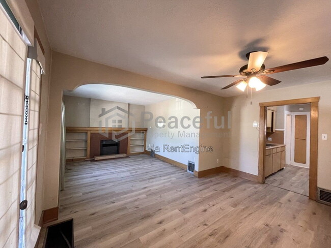 Building Photo - 1637 S 800 E