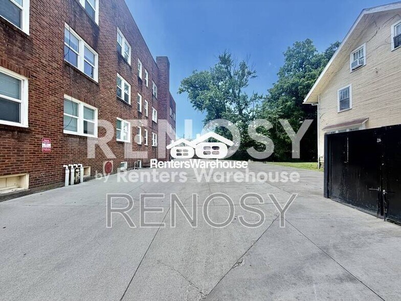 Building Photo - 3607 Ingersoll Ave