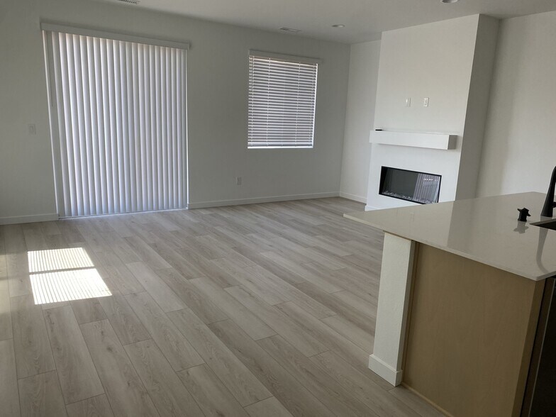 Building Photo - 17828 NW 10th Pl