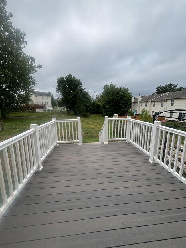 Building Photo - 4220 Elm Ct