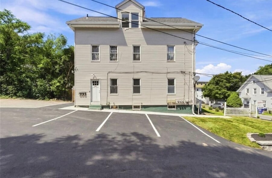 Building Photo - 74 Veazie St