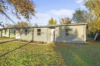 Building Photo - 916 Wilkinson Dr