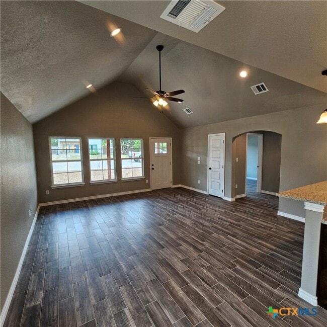 Building Photo - 1746 Blueridge Dr