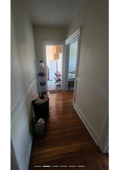 Building Photo - 382 Riverway St