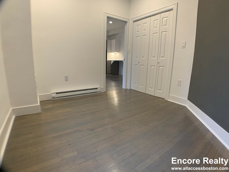 Building Photo - 11 Queensberry St