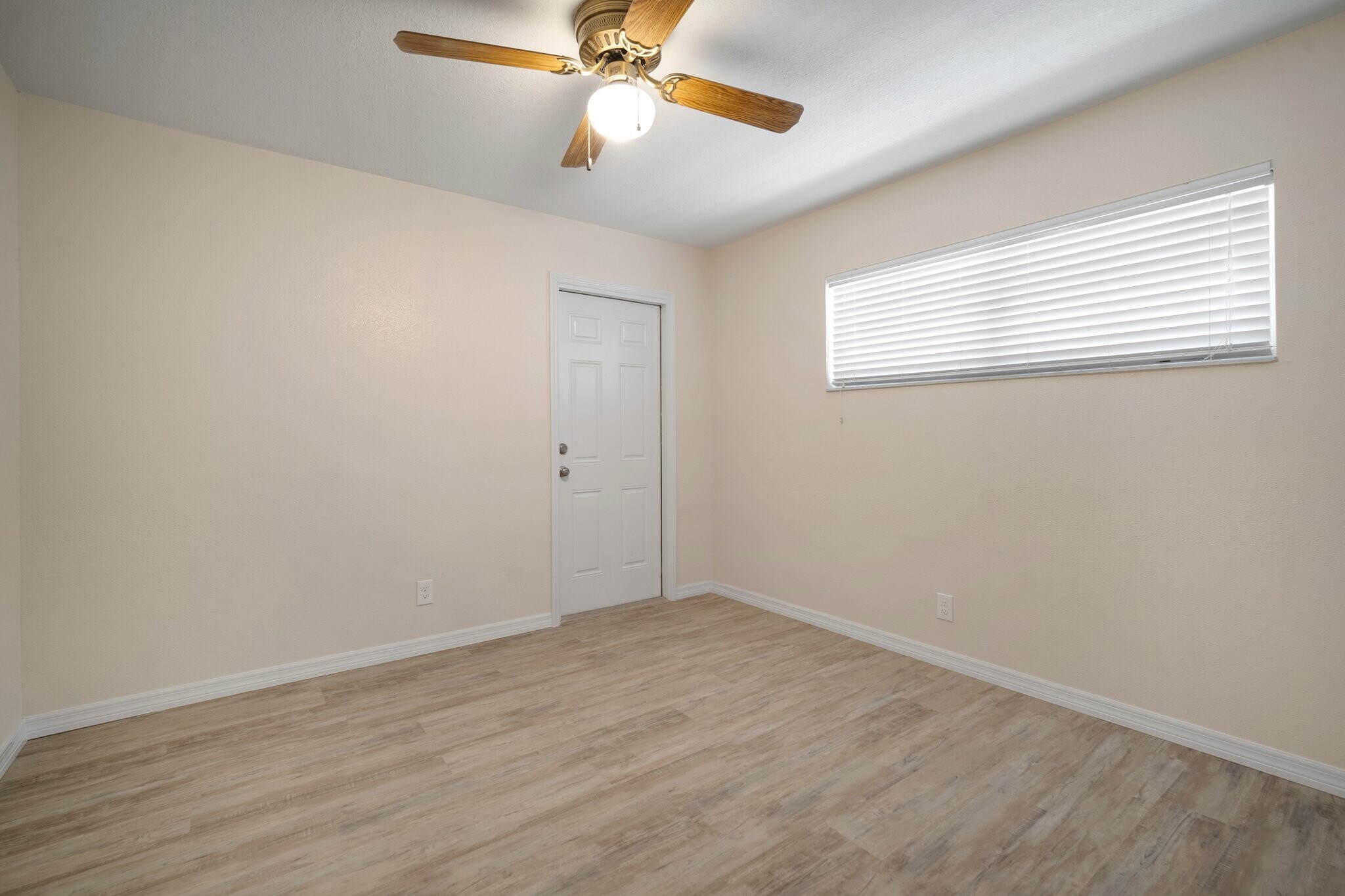 Building Photo - 910 Spindle Palm Way