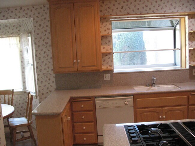 Building Photo - 3121 W Wyoming Ave