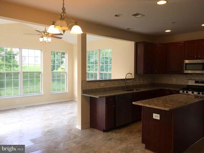 Building Photo - 12910 Belle Meade Trace