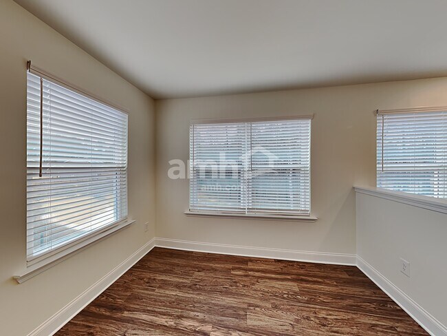 Building Photo - 1300 Ashlyn Ct