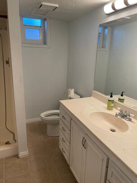 Building Photo - 1169 E 4020 S