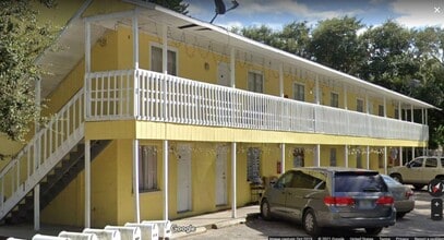 Building Photo - 927 33rd Ave W