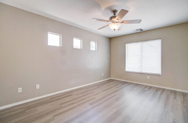 Building Photo - 41375 W Cahill Dr