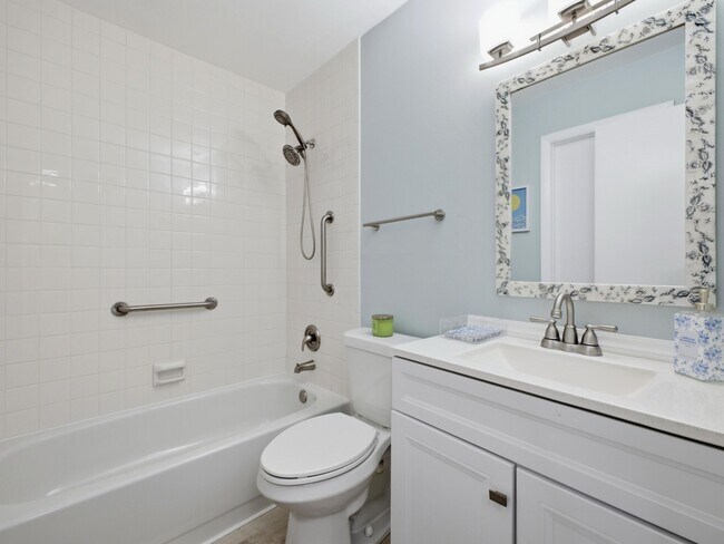 Building Photo - 5800 Princess Palm Ct