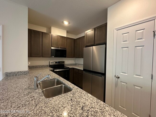 Building Photo - 162 Beach Palm Ct