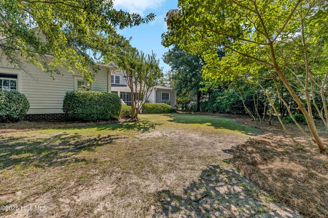 Building Photo - 844 Arboretum Dr