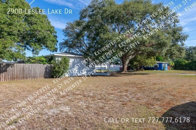 Building Photo - 2900 Leslee Lake Dr N