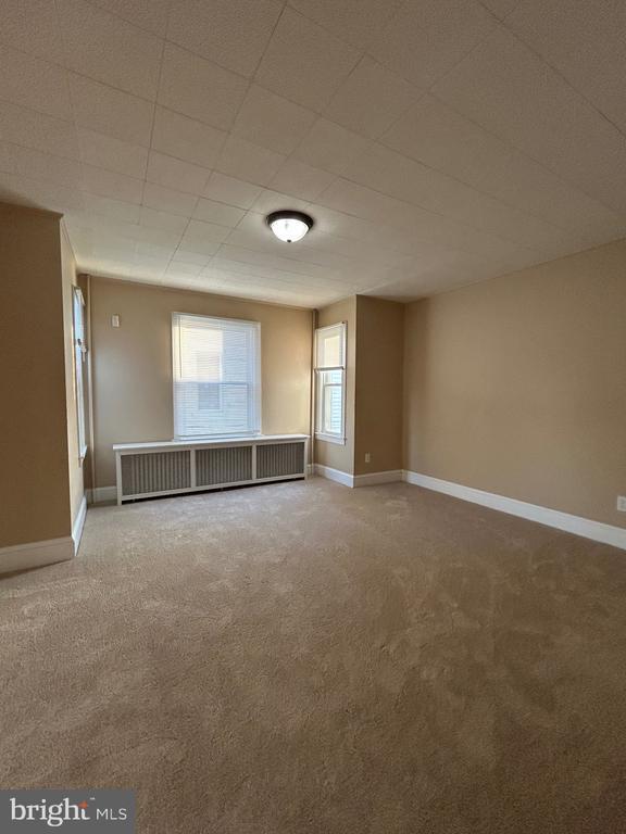 Building Photo - 424 Center St