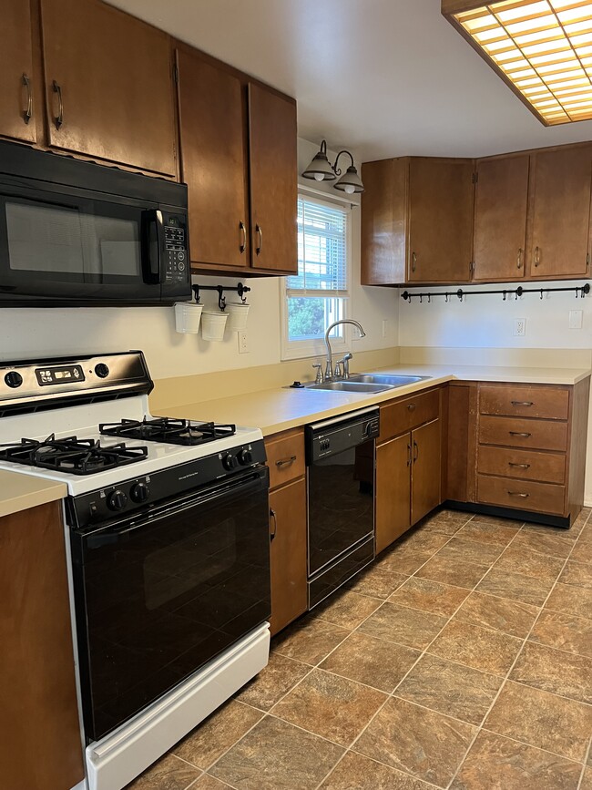 Building Photo - 1035 IN-25