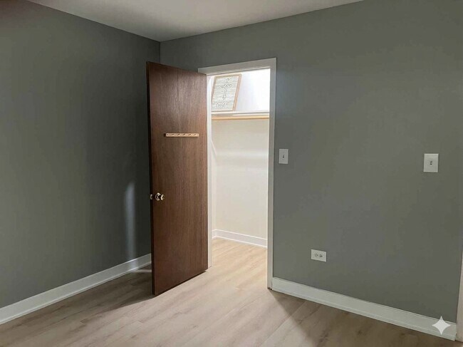 Building Photo - 7425 Brookdale Dr
