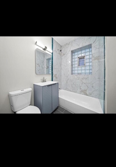 Bathroom - 10219 S Racine Ave