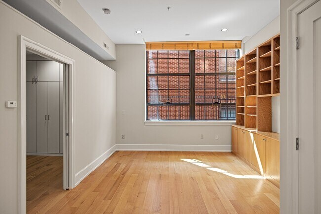 Building Photo - 2516 Q St NW