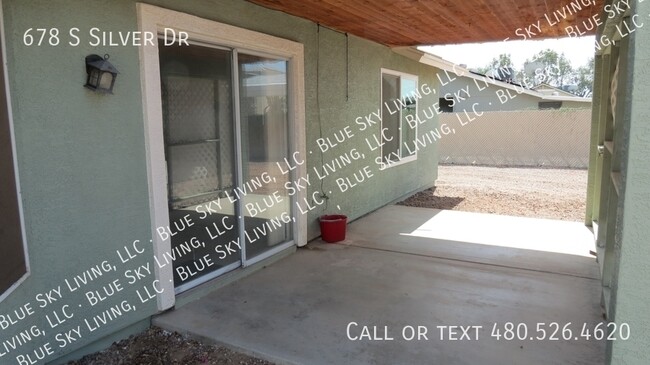 Building Photo - 678 S Silver Dr