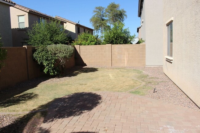 Building Photo - Large 4 bedroom home in Power Ranch