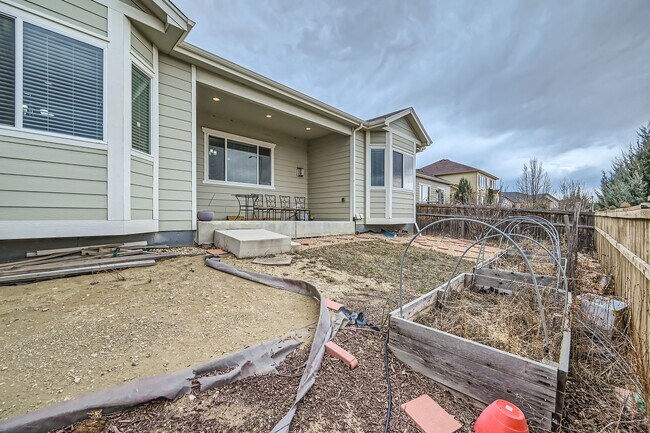 Building Photo - 4 Bed/4Bath Ranch-style home in the sought-after Meadow Mountain Villas community of southwest Lo...