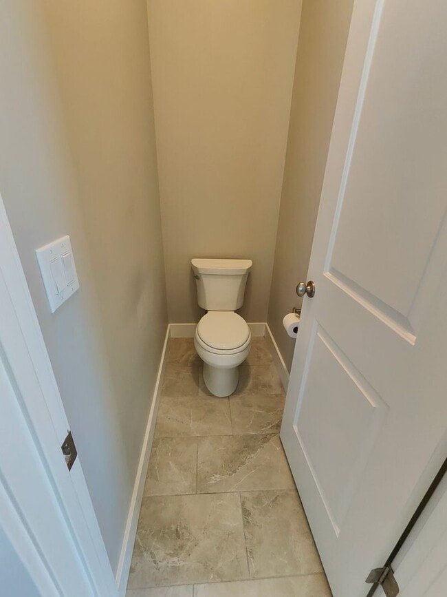 Building Photo - Spacious 6 Bed, 3.5 Bath Home in Clinton, UT