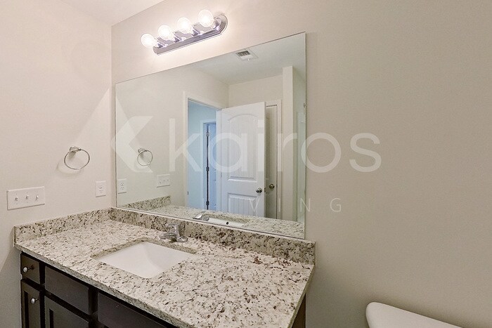 Building Photo - 103 Colonial Wy