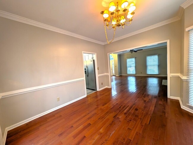 Building Photo - Beautiful 2 story, 4 bed, 2.5 bath Home Located in the Davis Lake Community!