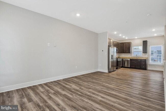 Building Photo - 1003 Sycamore Dr SE