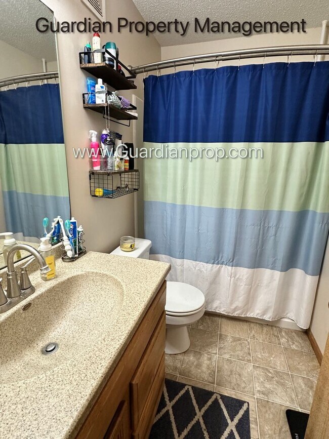 Building Photo - 16505 Timber Crest Dr SE