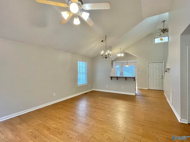 Building Photo - 186 Hollington Dr NE