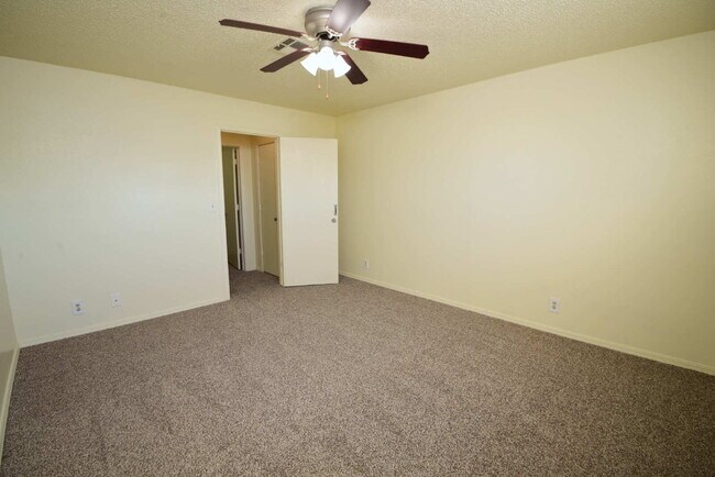 Building Photo - Spacious 3-Bedroom Home in Jenks School District with Bonus Loft & Private Patio