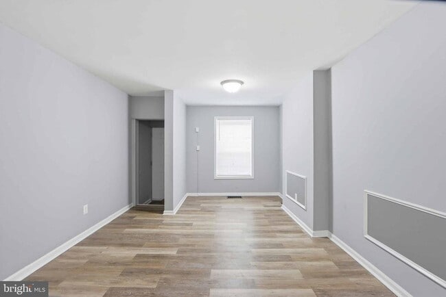 Building Photo - 415 N Belnord Ave