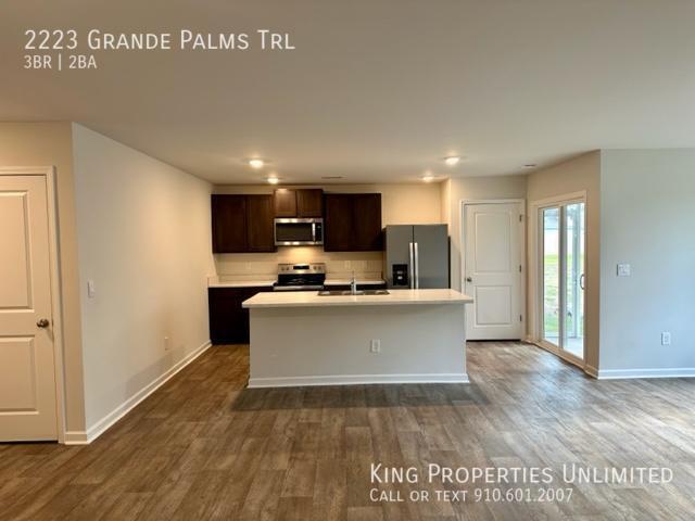 Building Photo - 2223 Grande Palms Trl