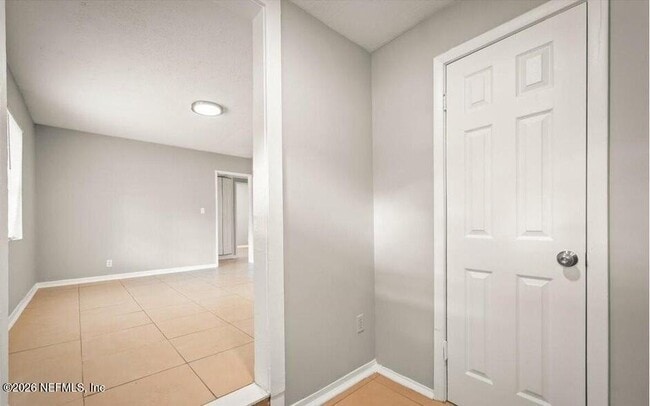 Building Photo - 2514 Peach Dr