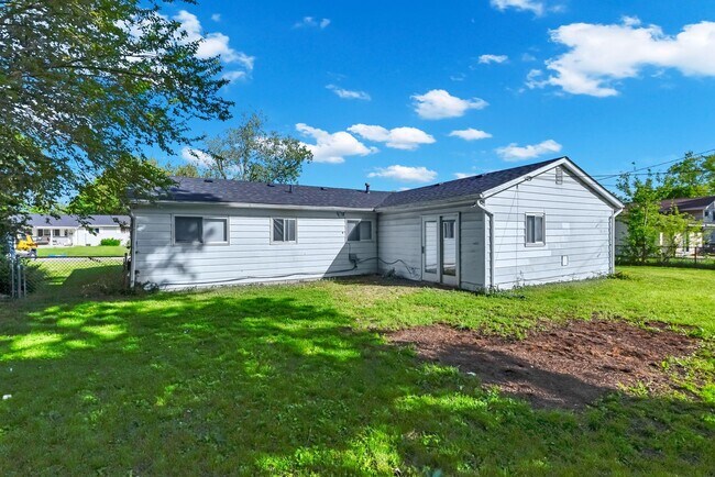Building Photo - 2705 Denmark Rd